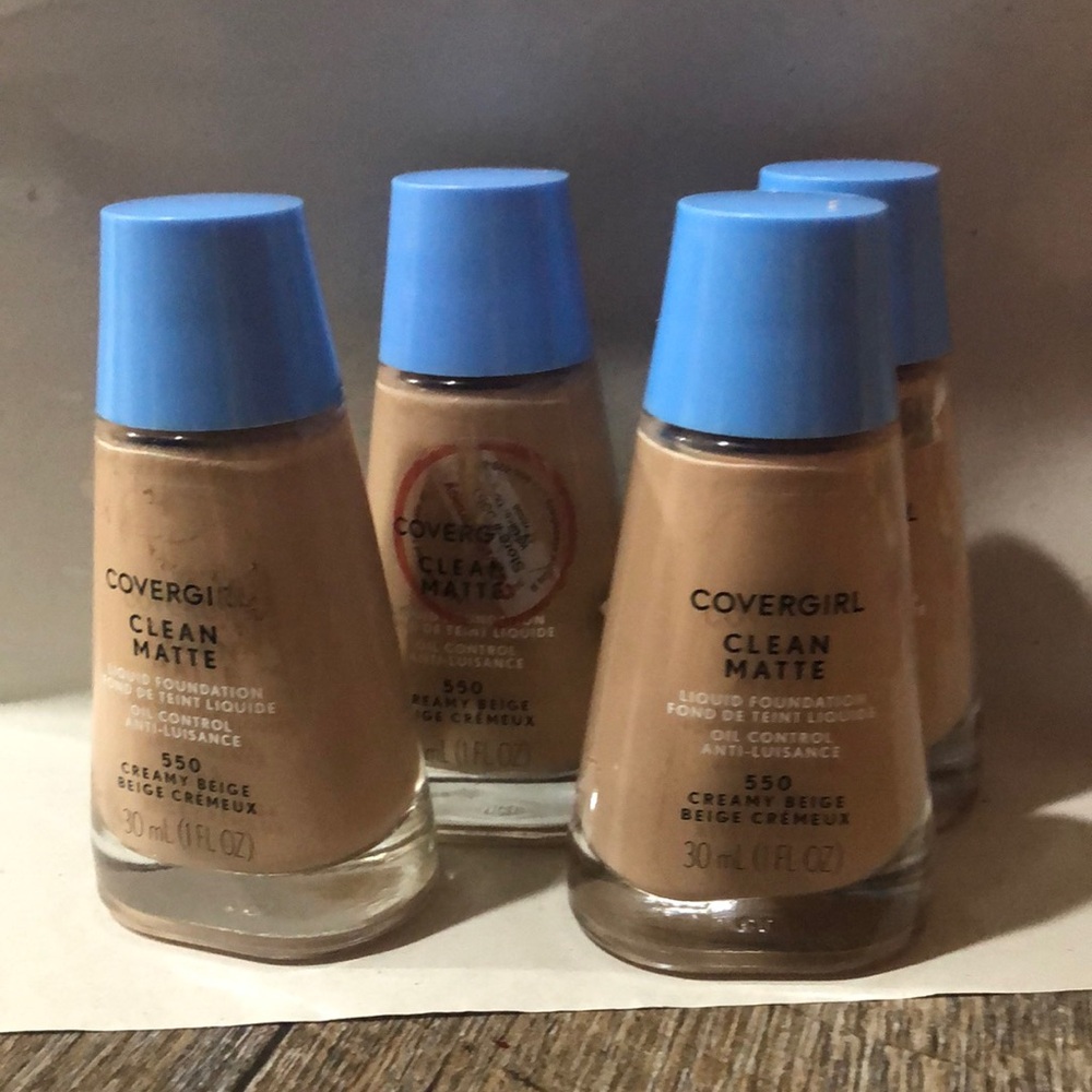 COVERGIRL Clean Matte Foundation - 550 Creamy Beige‎ Lot of 4 New